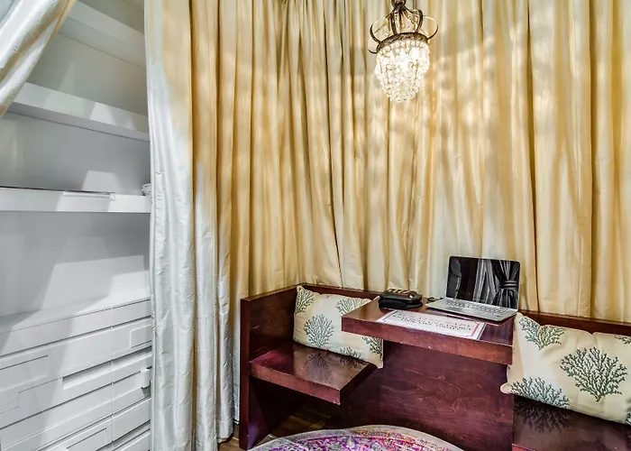 The Golden Arm (adults Only) Inn 2*